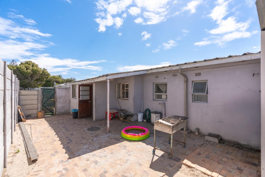 4 Bedroom Property for Sale in Sanddrift Western Cape